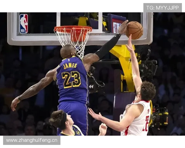 格林挡拆制造错位提升防守效率 拉开球队防守端空间