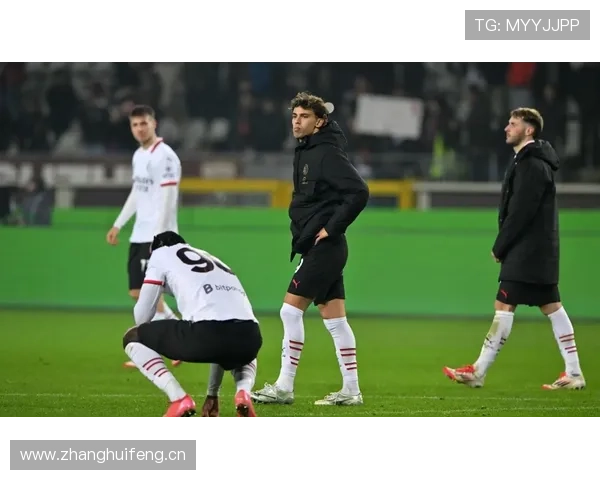 菲利克斯训练完直接去奢侈品店扫货，这自律和消费反差谁懂啊